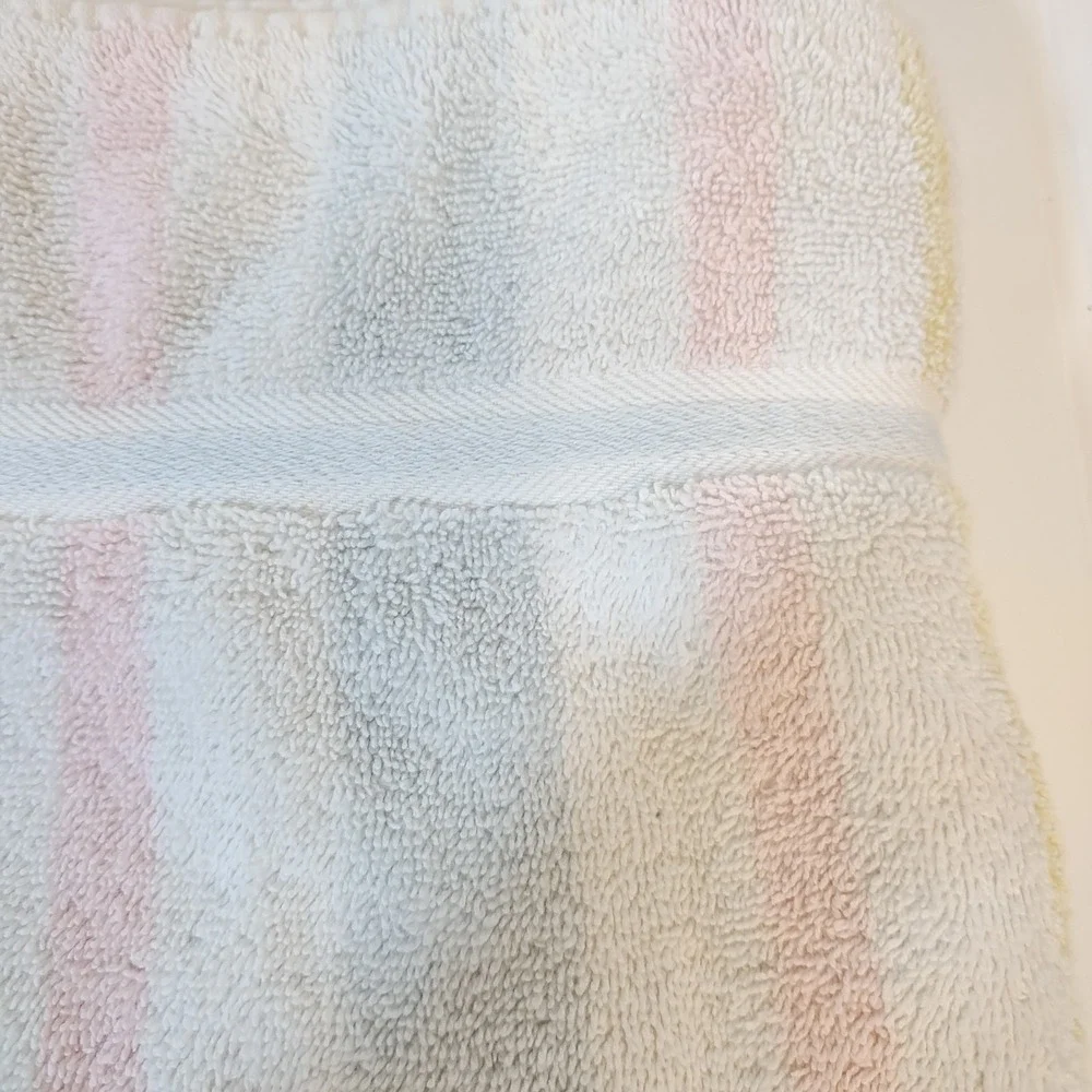 Vtg Stevens Tri-Color Retro Striped Terry Bath Towel Pink Peach 100 Cotton 40x24